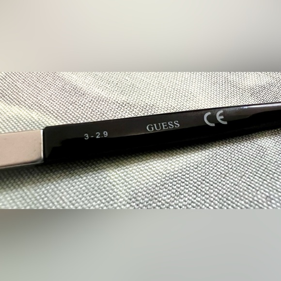 Authentic Guess GU1981-002 Prescription Eyeglasses w/case and cloth - Picture 10 of 11